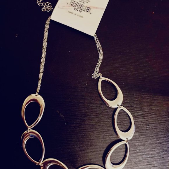 Cleo - Silver Necklace - Picture 4 of 4